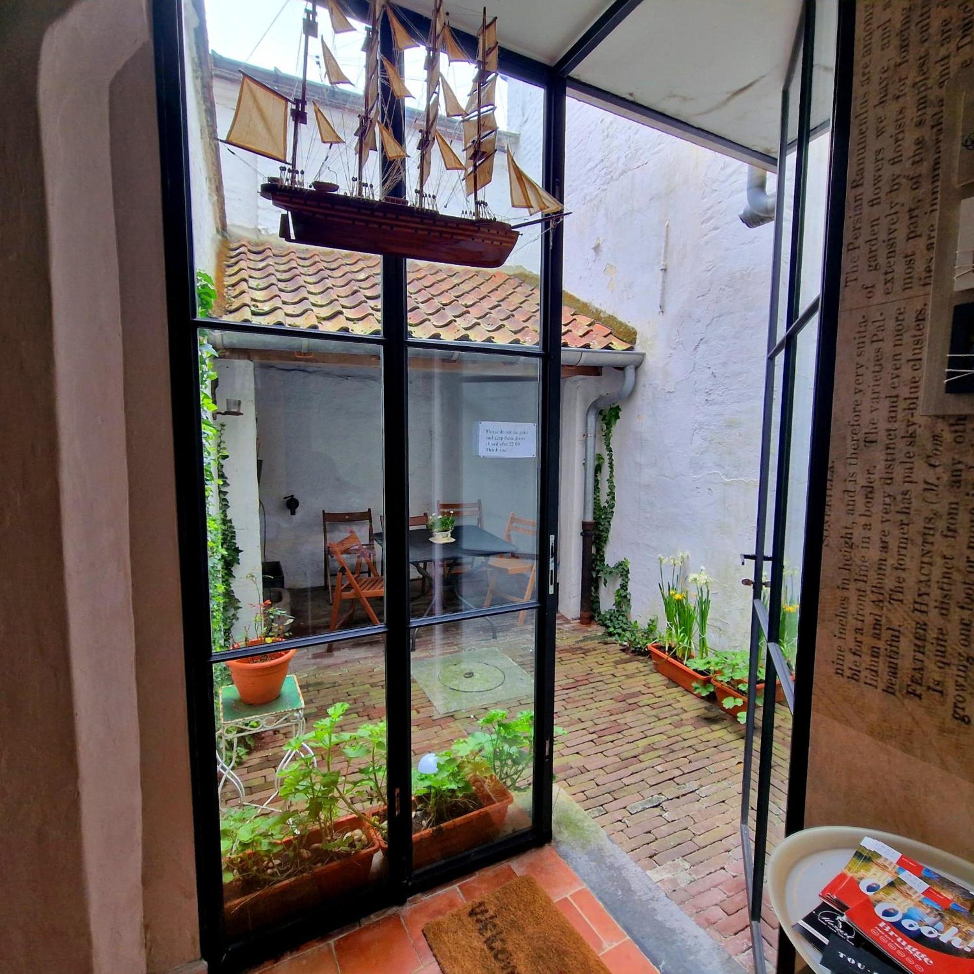 Old Bruges B&B Экстерьер фото